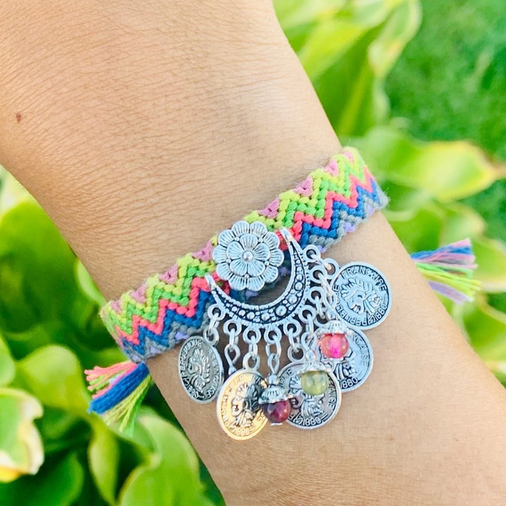 Coin adjustable friendship bracelet